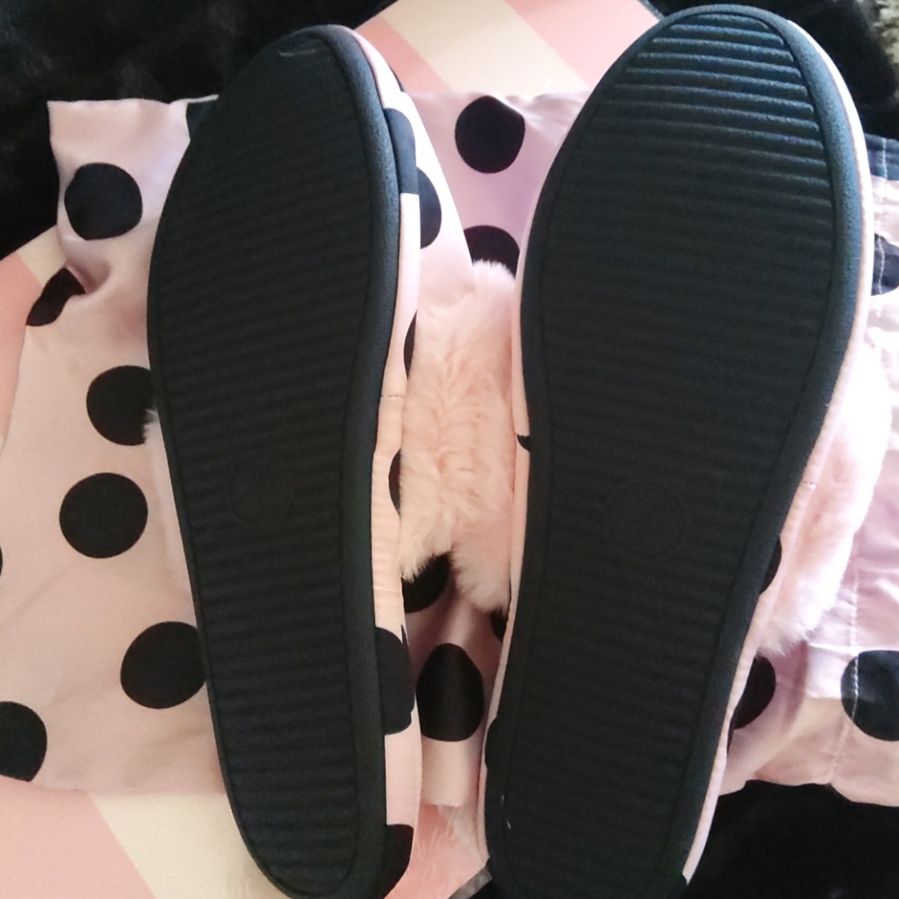 Victoria's Secret Pink Polka Dot Slippers + box - Picture 6 of 7